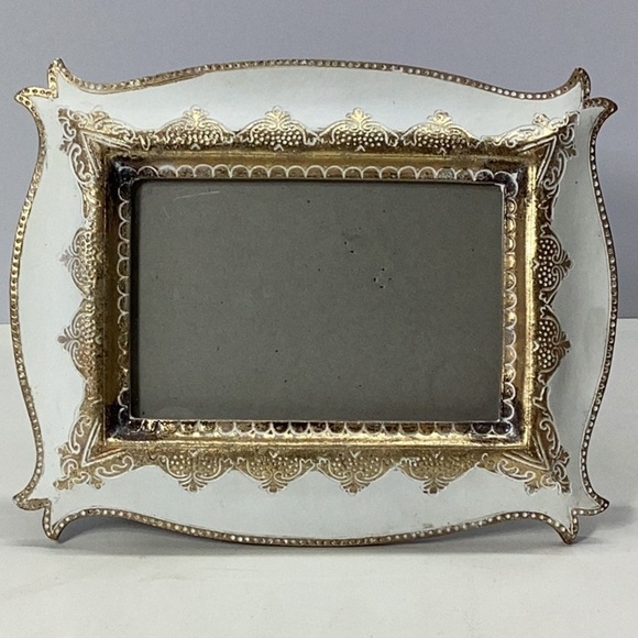 Sicura Elegant Gold and White Italian 6x4 Photo Frame - Picture 1 of 7